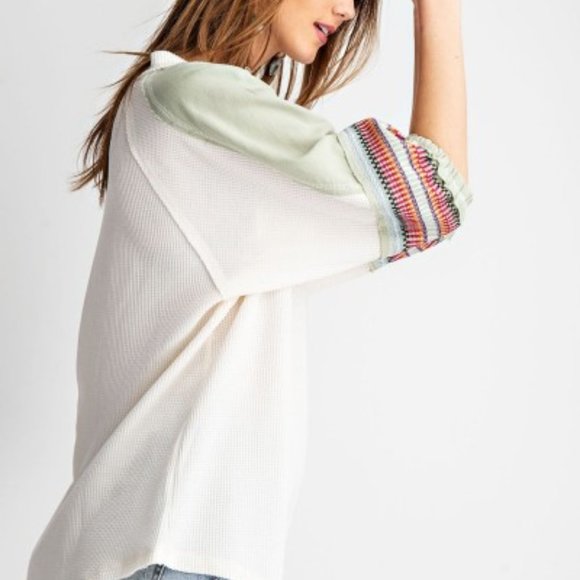 White waffle embroidered bubble sleeve top - Picture 2 of 4